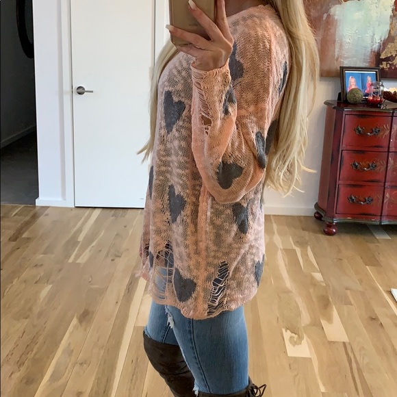 1️⃣ LEFT! Heart Destructed Tunic Sweater - Picture 6 of 8